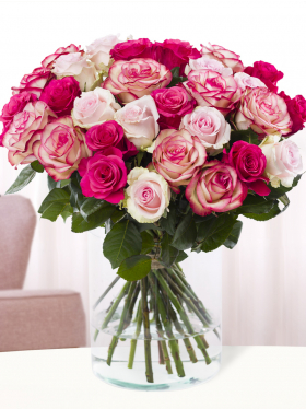 Feurig-Rosa Rosenstrauß